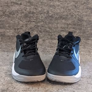 Nike Team Hustle shoes